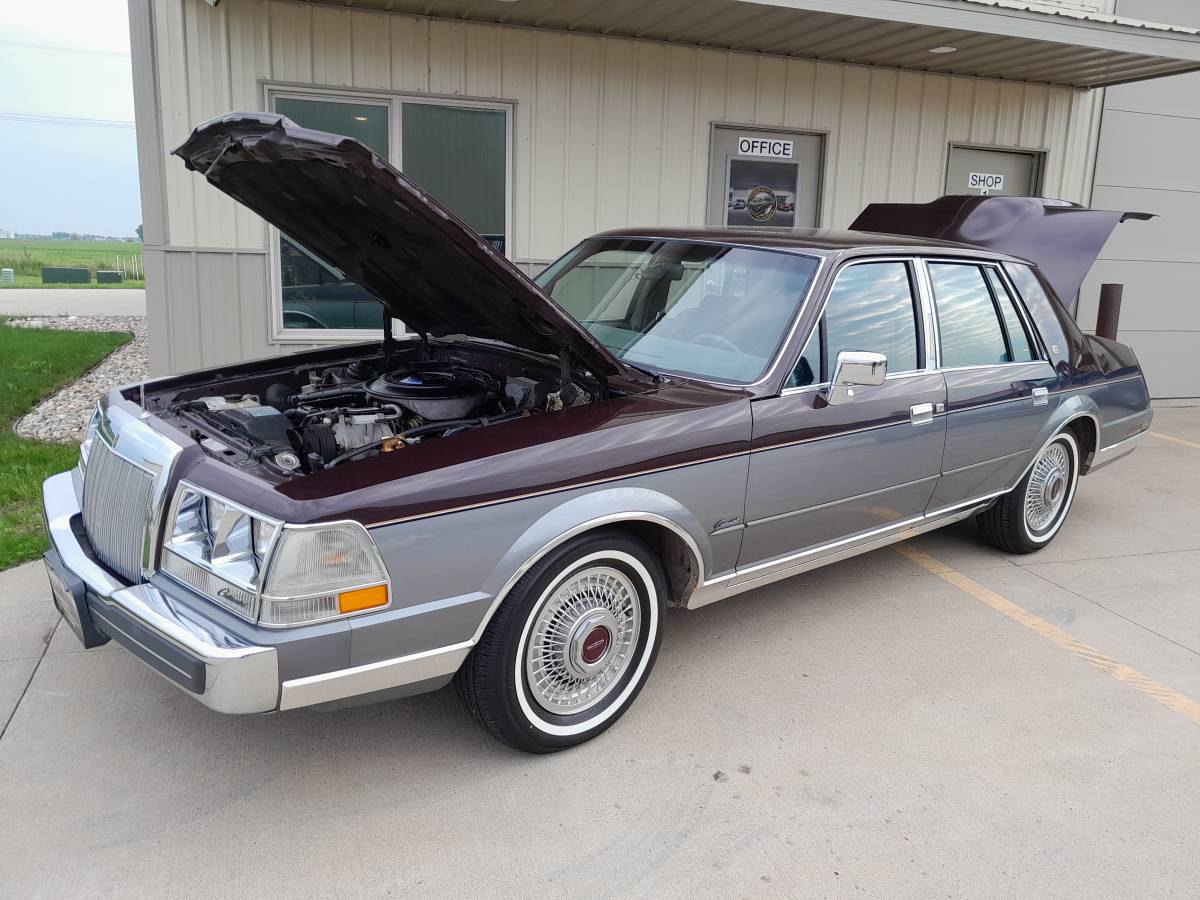 Lincoln-continental-valentino-1984-16