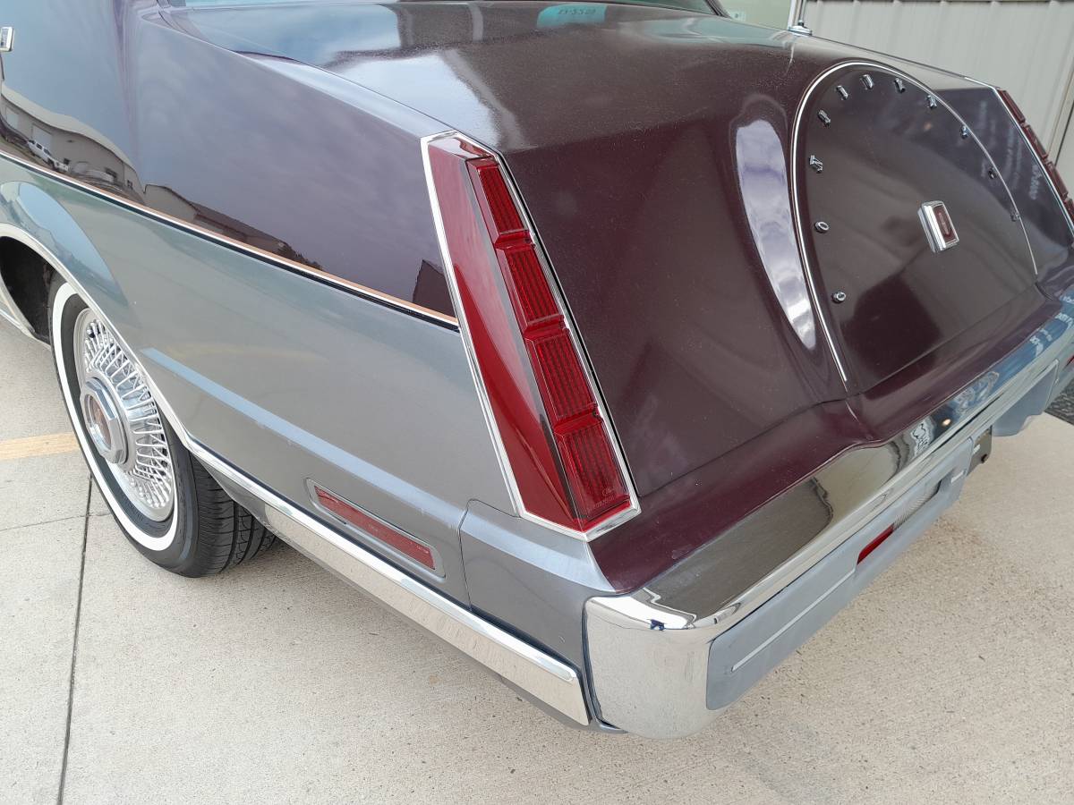 Lincoln-continental-valentino-1984-18