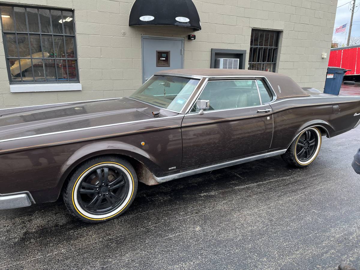 Lincoln-mark-3-1970-brown-6