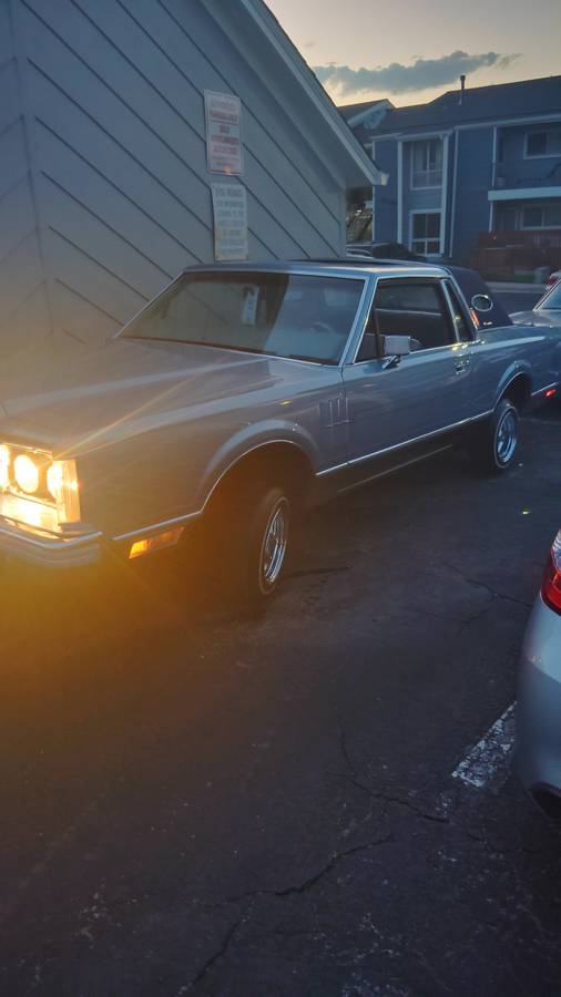 Lincoln-mark-6-1983-blue-13
