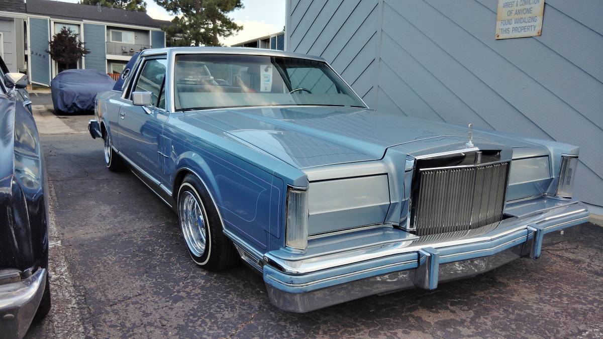 Lincoln-mark-6-1983-blue-3
