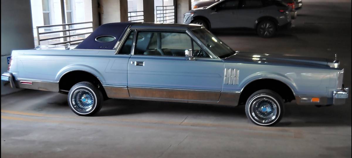 Lincoln-mark-6-1983-blue