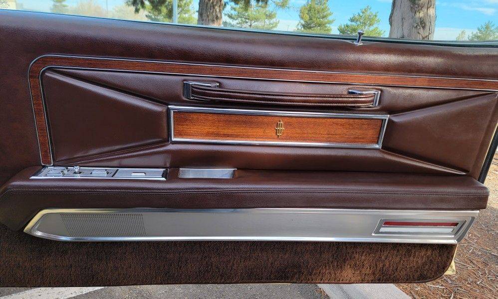 Lincoln-mark-iii-1971-9