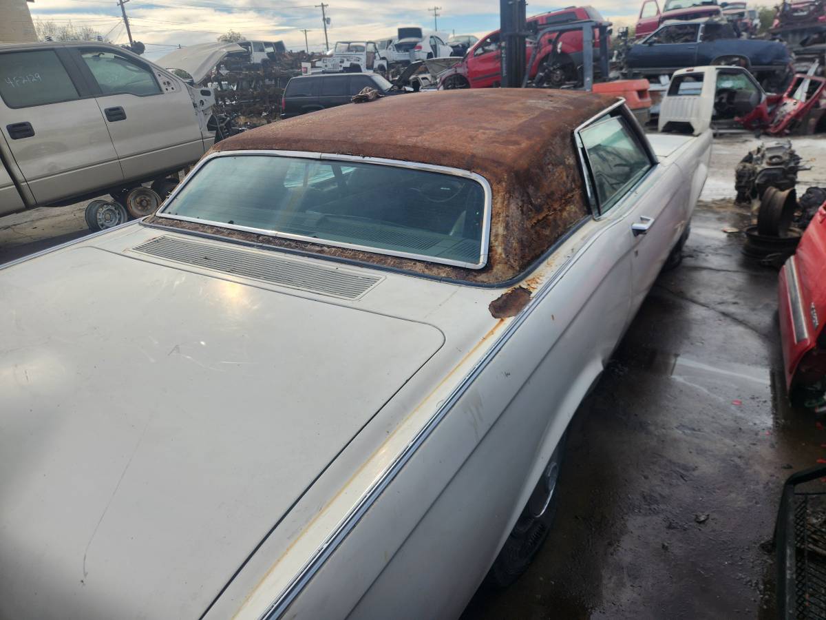 Lincoln-mark-iii-1971-white-1