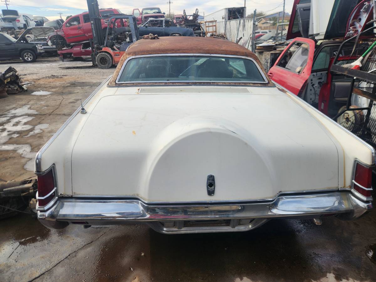 Lincoln-mark-iii-1971-white-12