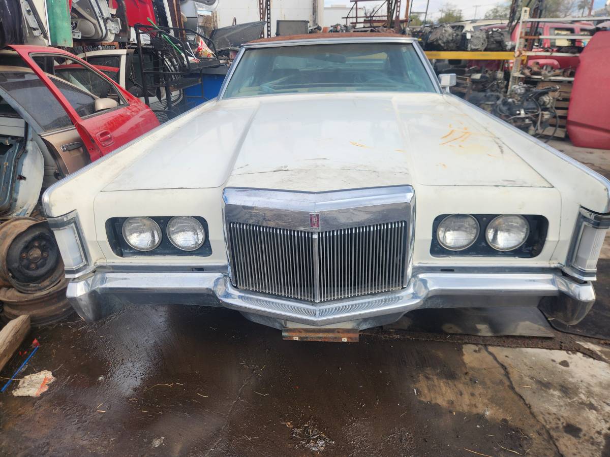 Lincoln-mark-iii-1971-white-2