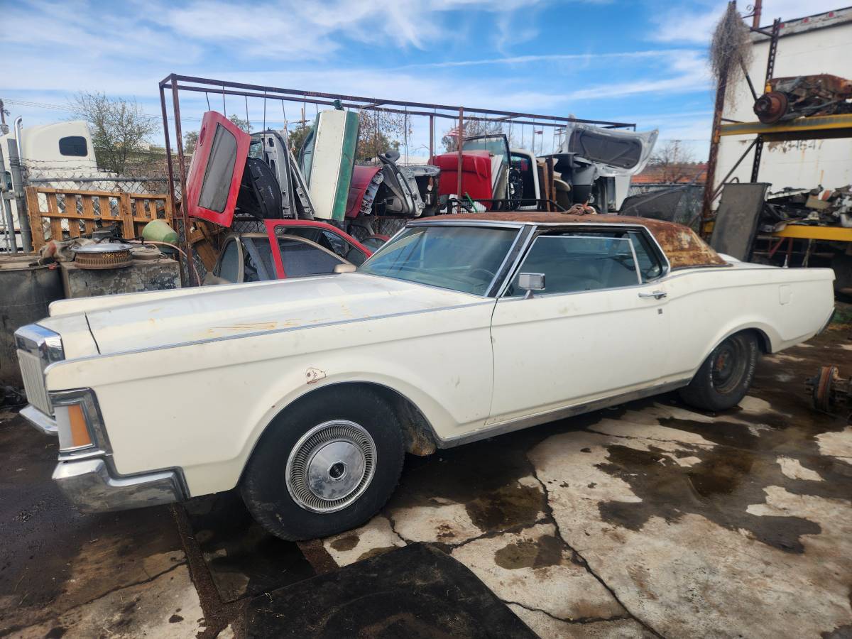 Lincoln-mark-iii-1971-white-4