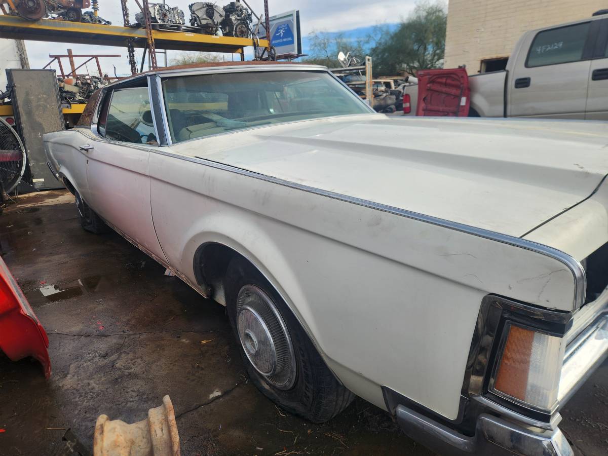Lincoln-mark-iii-1971-white