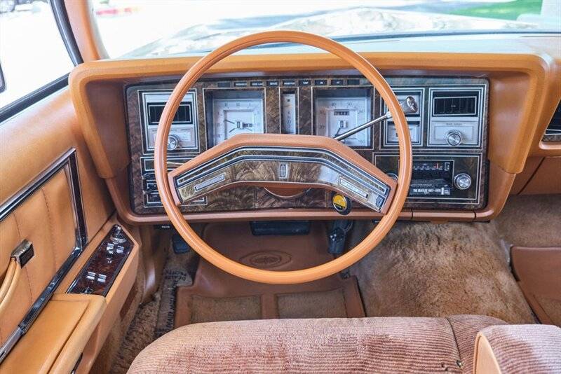 Lincoln-mark-v-1978-brown-4