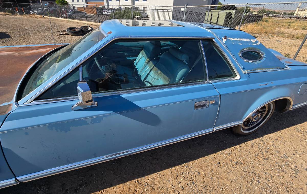 Lincoln-mark-v-1979-blue-5