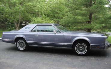Lincoln-mark-v-givenchy-1979