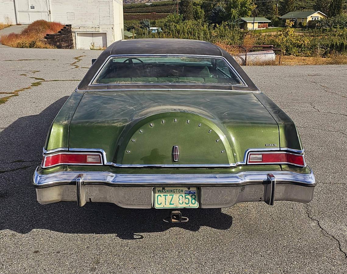Lincoln-mark-vi-1974-green-12