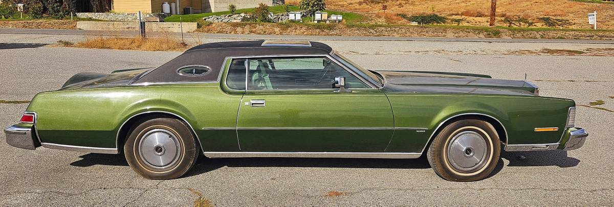 Lincoln-mark-vi-1974-green-13