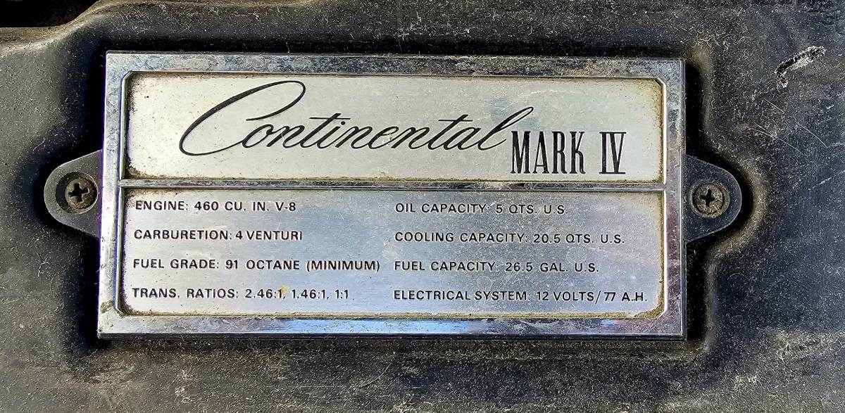 Lincoln-mark-vi-1974-green-15