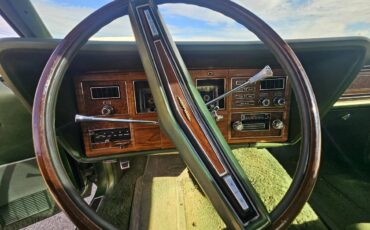 Lincoln-mark-vi-1974-green-2