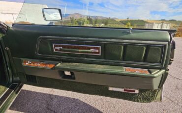 Lincoln-mark-vi-1974-green-5