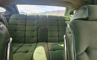 Lincoln-mark-vi-1974-green-6