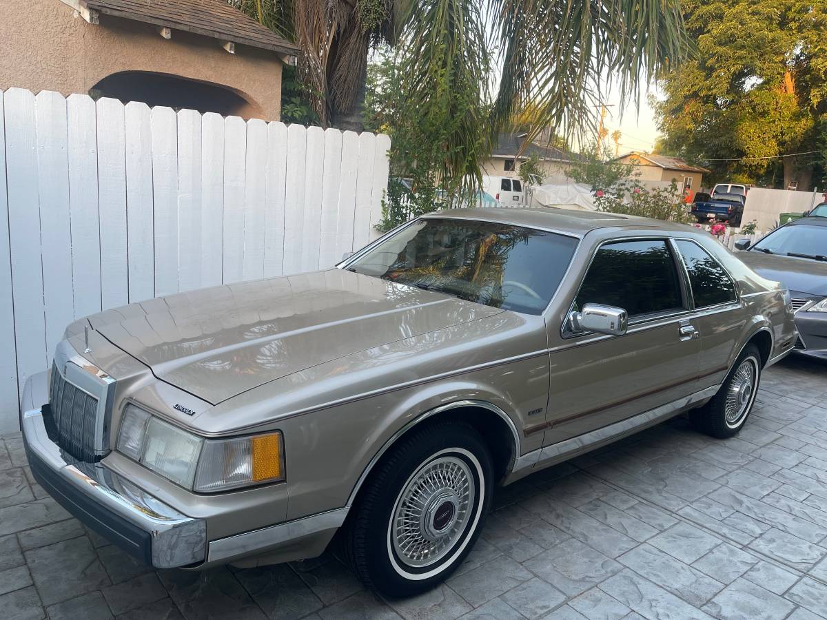Lincoln-mark-vii-1988-8