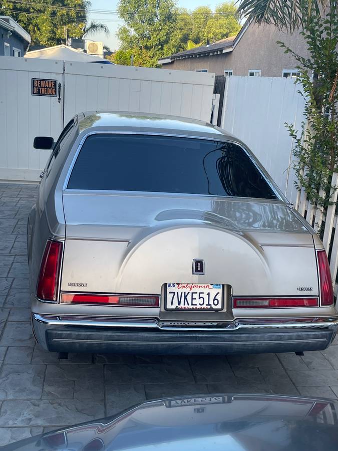 Lincoln-mark-vii-1988-9