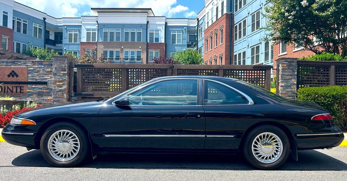 Lincoln-mark-viii-1994-black-2
