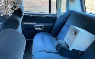 Lincoln-town-car-1986-12