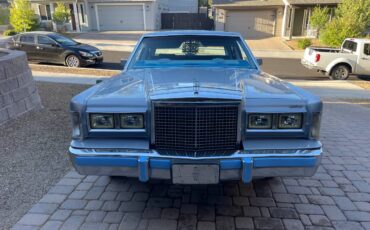 Lincoln-town-car-1986-4