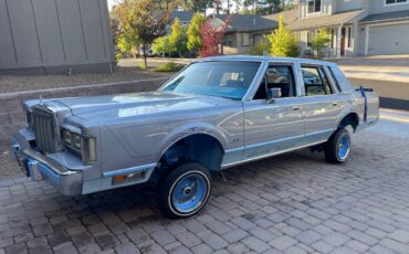 Lincoln-town-car-1986-8