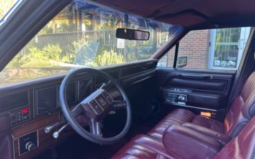 Lincoln-town-car-1988-3