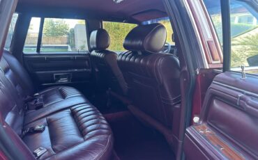 Lincoln-town-car-1988-5
