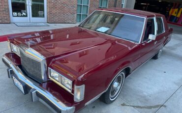 Lincoln-town-car-1988-8