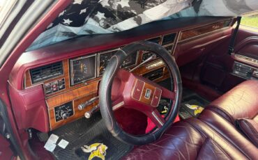 Lincoln-town-car-1989-red-11