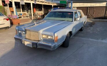 Lincoln-town-car-1989-silver-3