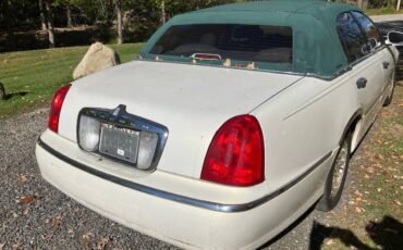 Lincoln-town-car-1989-white-4