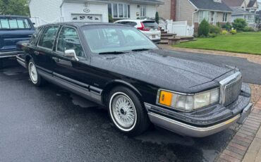 Lincoln-town-car-1993-black-9