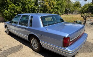 Lincoln-town-car-1994-blue-4
