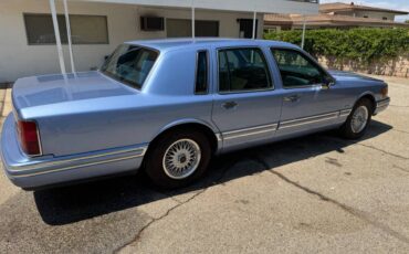 Lincoln-town-car-1994-blue-6
