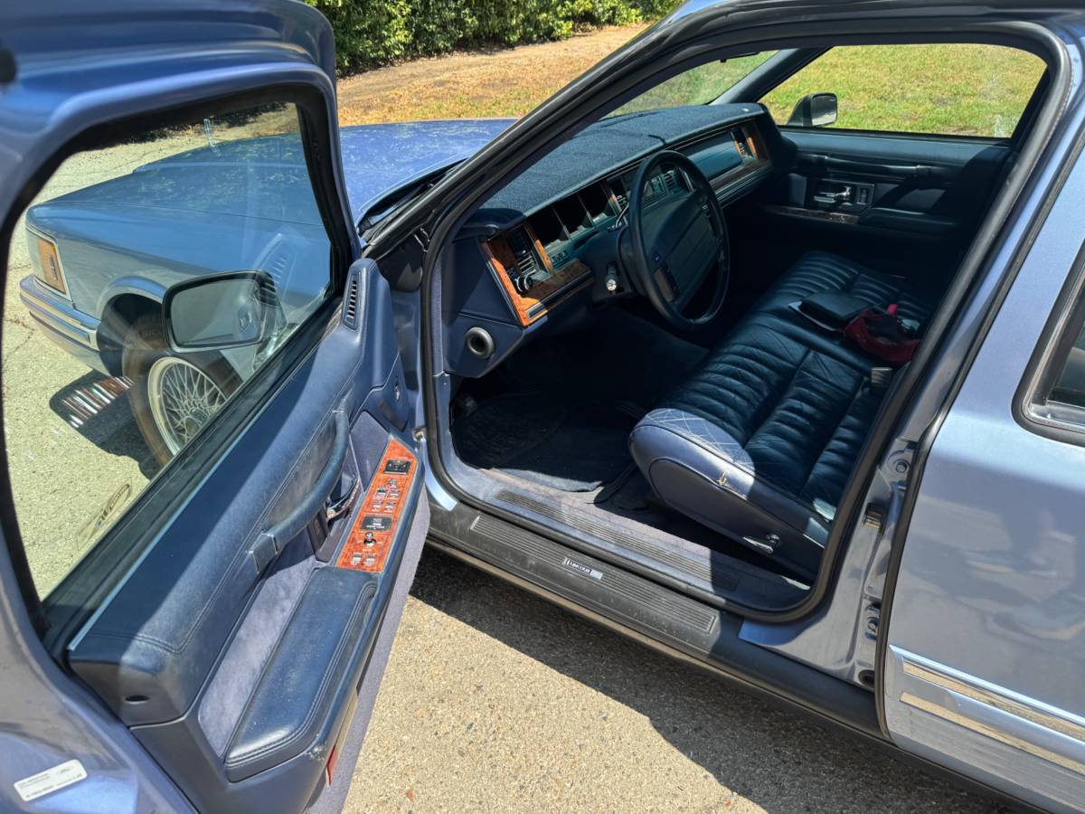 Lincoln-town-car-1994-blue-7