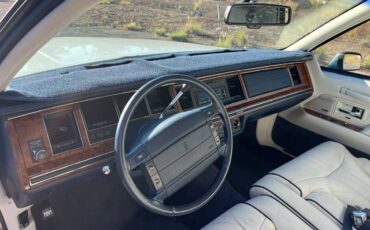 Lincoln-town-car-1994-white-11