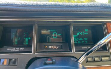 Lincoln-town-car-1994-white-12