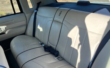 Lincoln-town-car-1994-white-18