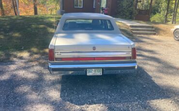 Lincoln-town-car-cartier-1988-silver