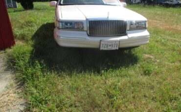 Lincoln-town-car-cartier-1996-1