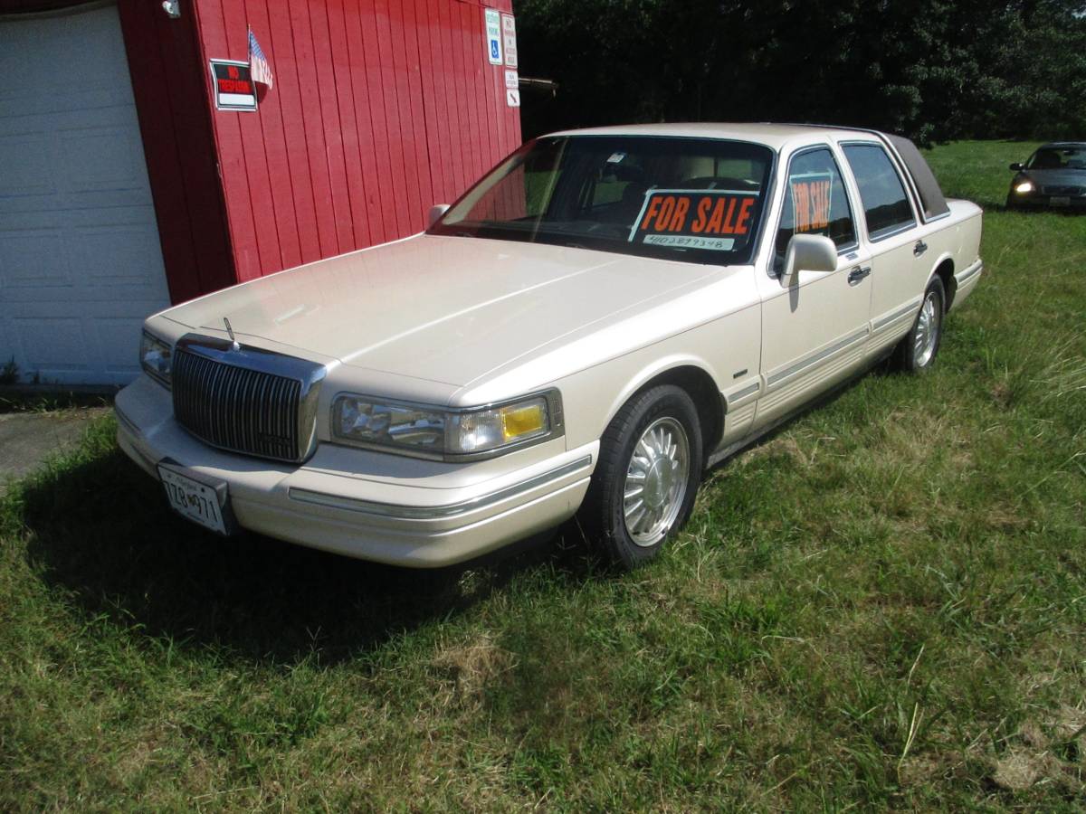 Lincoln-town-car-cartier-1996-3