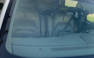 Lincoln-town-car-signature-limited-1996-white-2