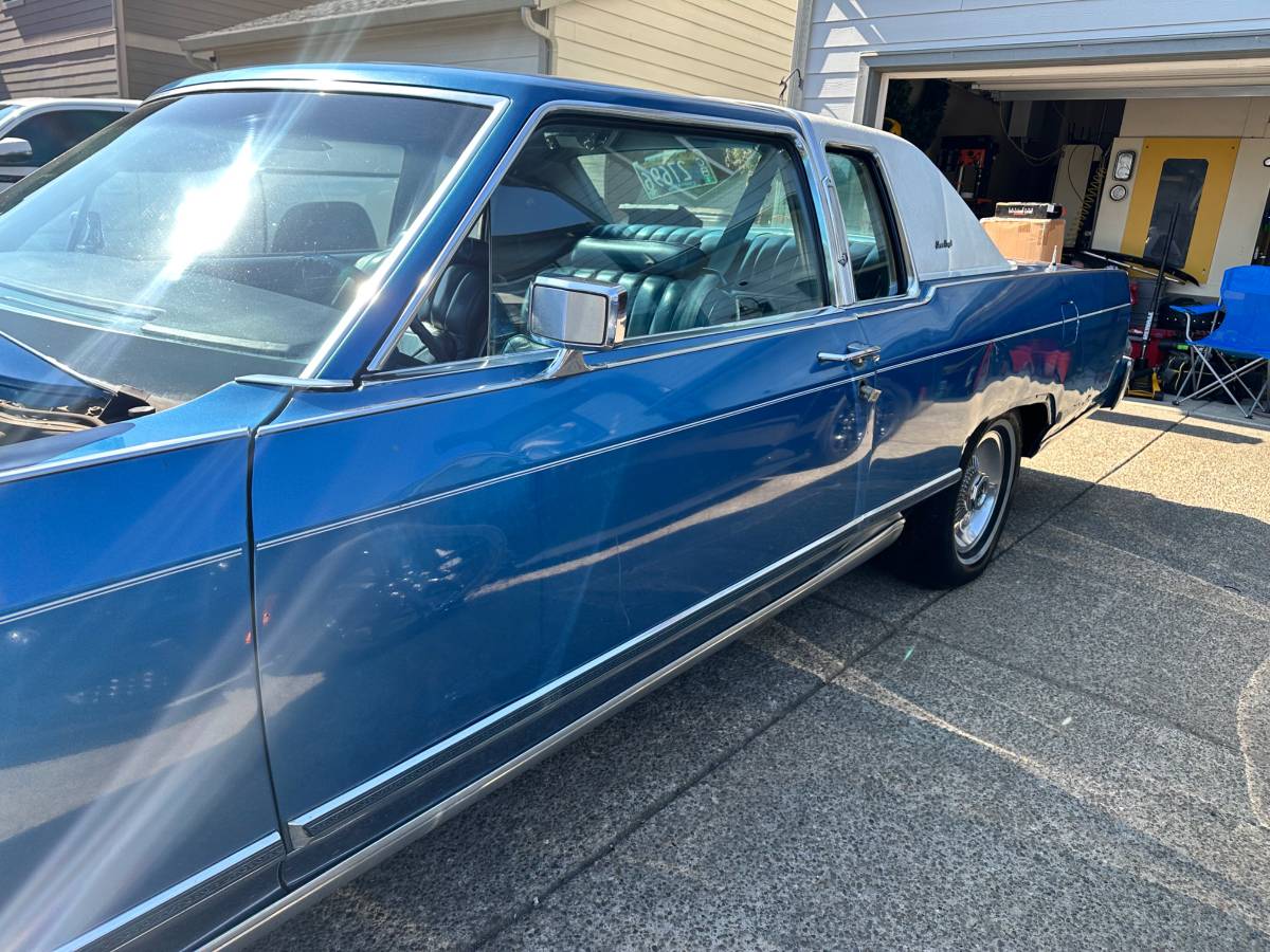 Lincoln-town-coupe-1976-blue-8