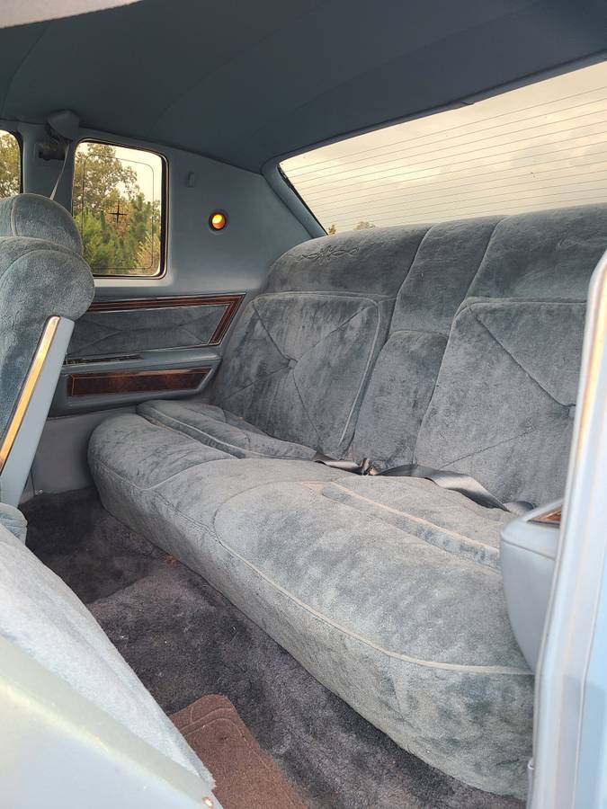 Lincoln-town-coupe-1979-blue-16
