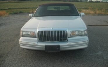 Lincoln-towncar-1996-silver-1