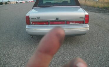 Lincoln-towncar-1996-silver-3
