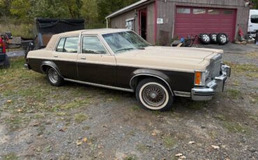 Lincoln-versailles-1979-brown-12