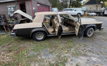 Lincoln-versailles-1979-brown-15